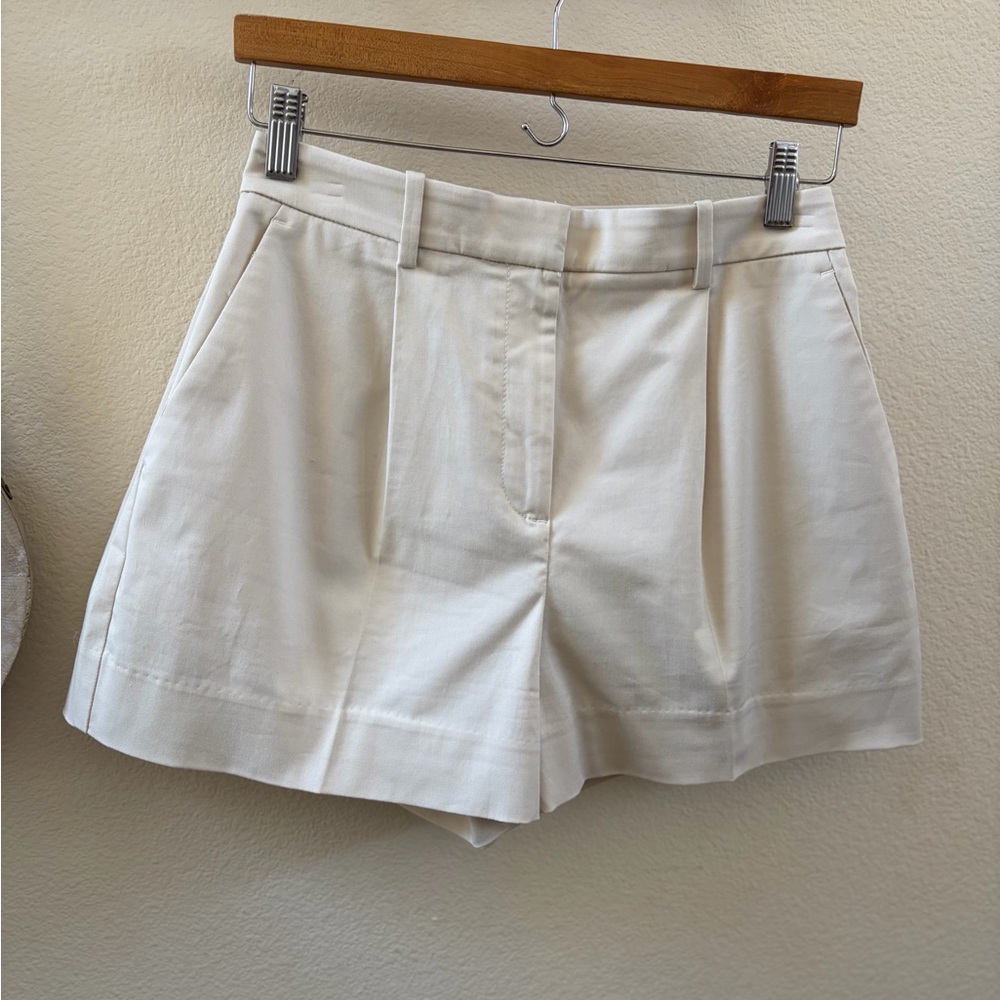 Banana Republic Cream High-Rise Pleated Women’s Shorts